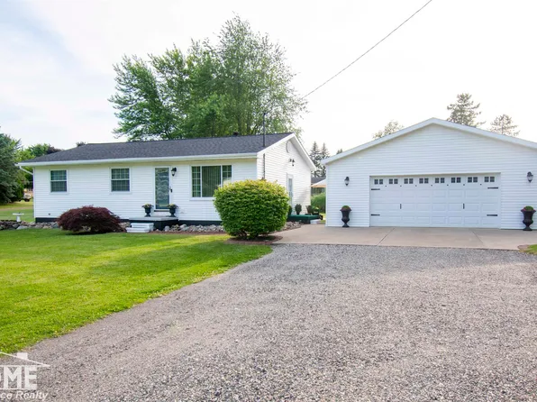 801 Lamb St, Perry, MI 48872