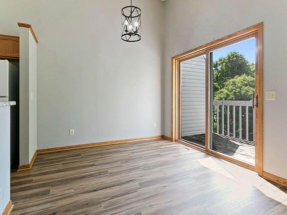 5th image of 3703 Gershwin Ln N