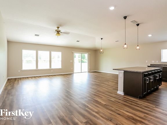 3rd image of 12554 Lake Taylor Ln