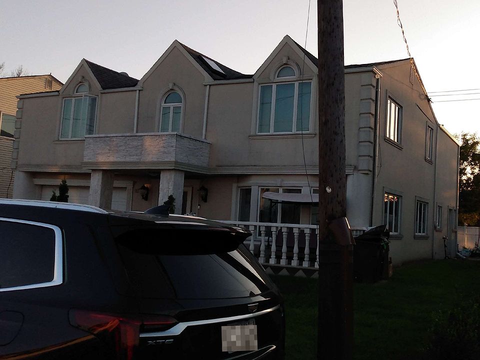 2nd image of 782 Arbuckle Ave