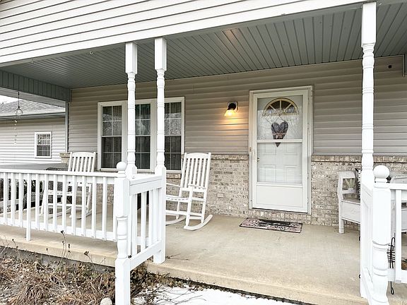 2nd image of 1150 Swan Dr
