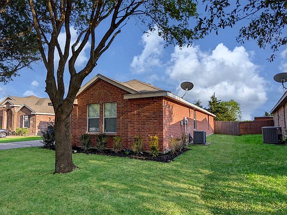3rd image of 614 Chapman Dr