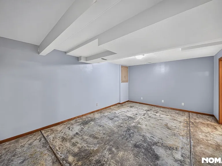 908 Newport Blvd — Photo 18