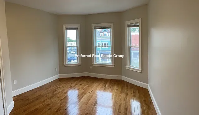 15 Dix St #2 — Photo 6