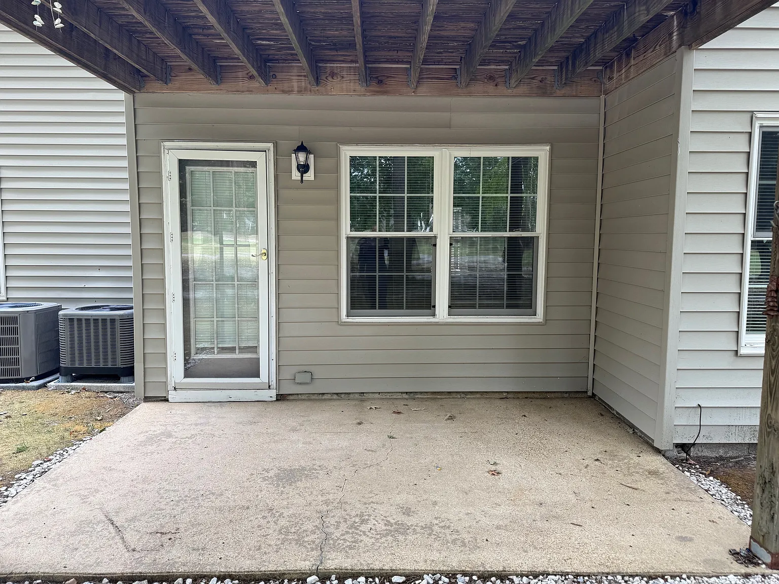 2 bed, 1106 sqft, $1,995 — Photo 2