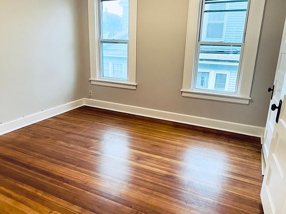 5th image of 476 Gurdon St #2
