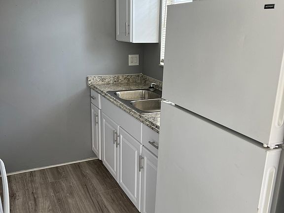 4th image of 311 Country Club Oval APT 212