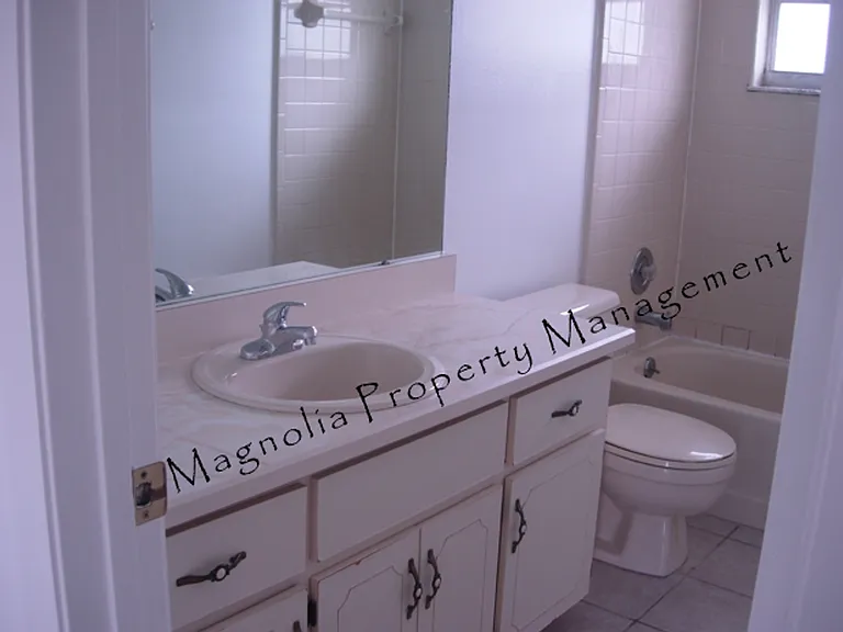 7729 Indian Ridge Trl N — Photo 4