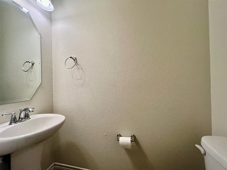 10916 Cannes Memorial Dr — Photo 21
