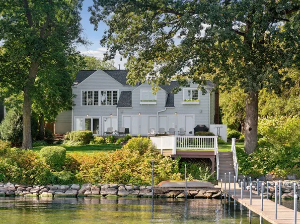 215 W Point Rd, Tonka Bay, MN 55331