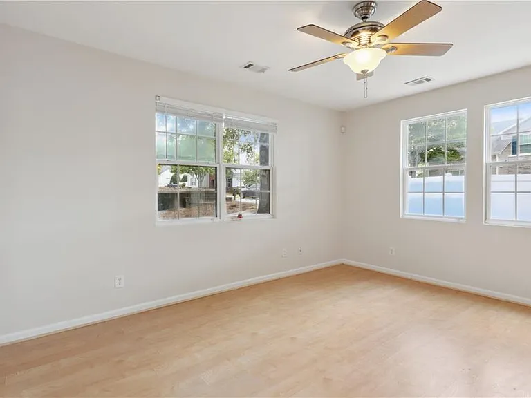276 Hiawassee Dr — Photo 6