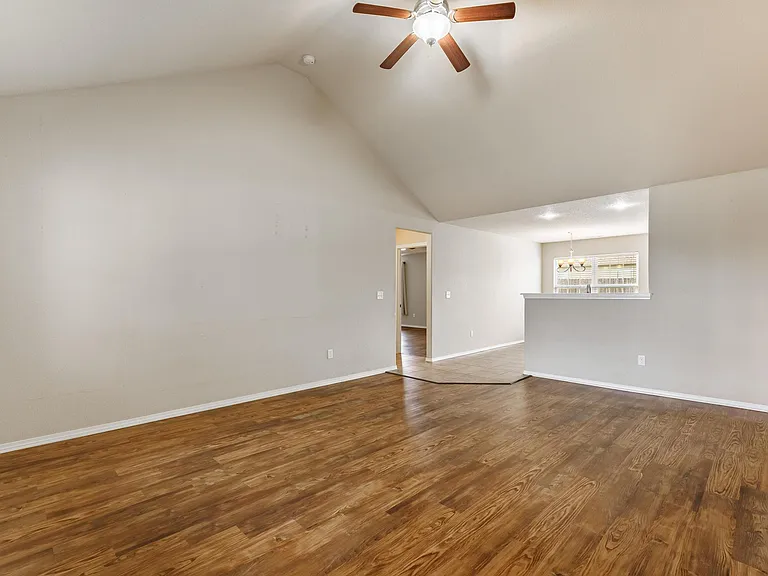 530 Lasso Ln — Photo 18