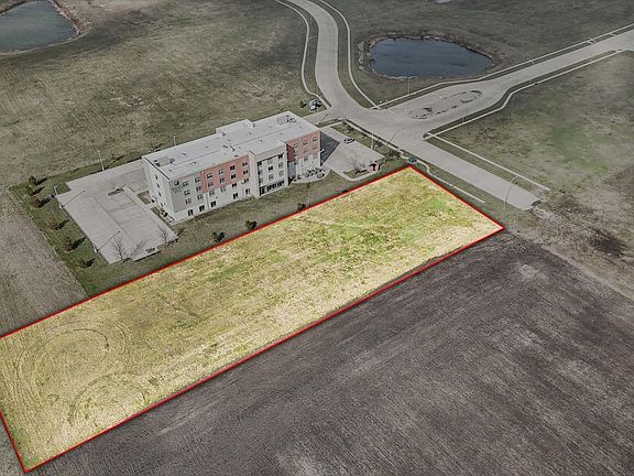 4th image of 950 Broadmeadow Rd