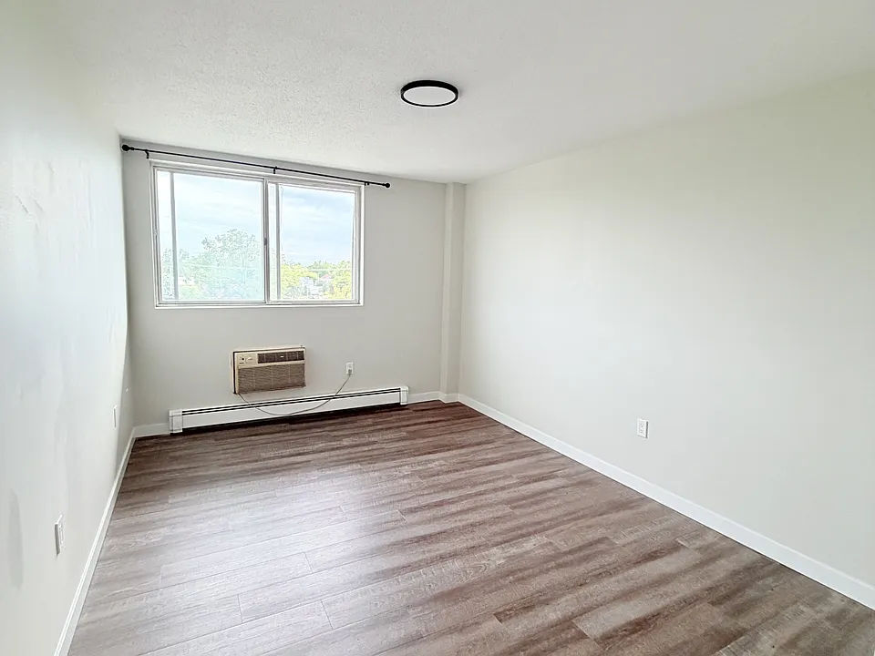 131 College Ave S #503