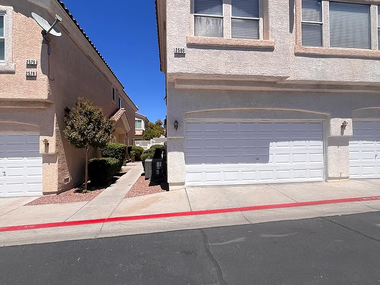 2580 Lazy Saddle Dr — Photo 1