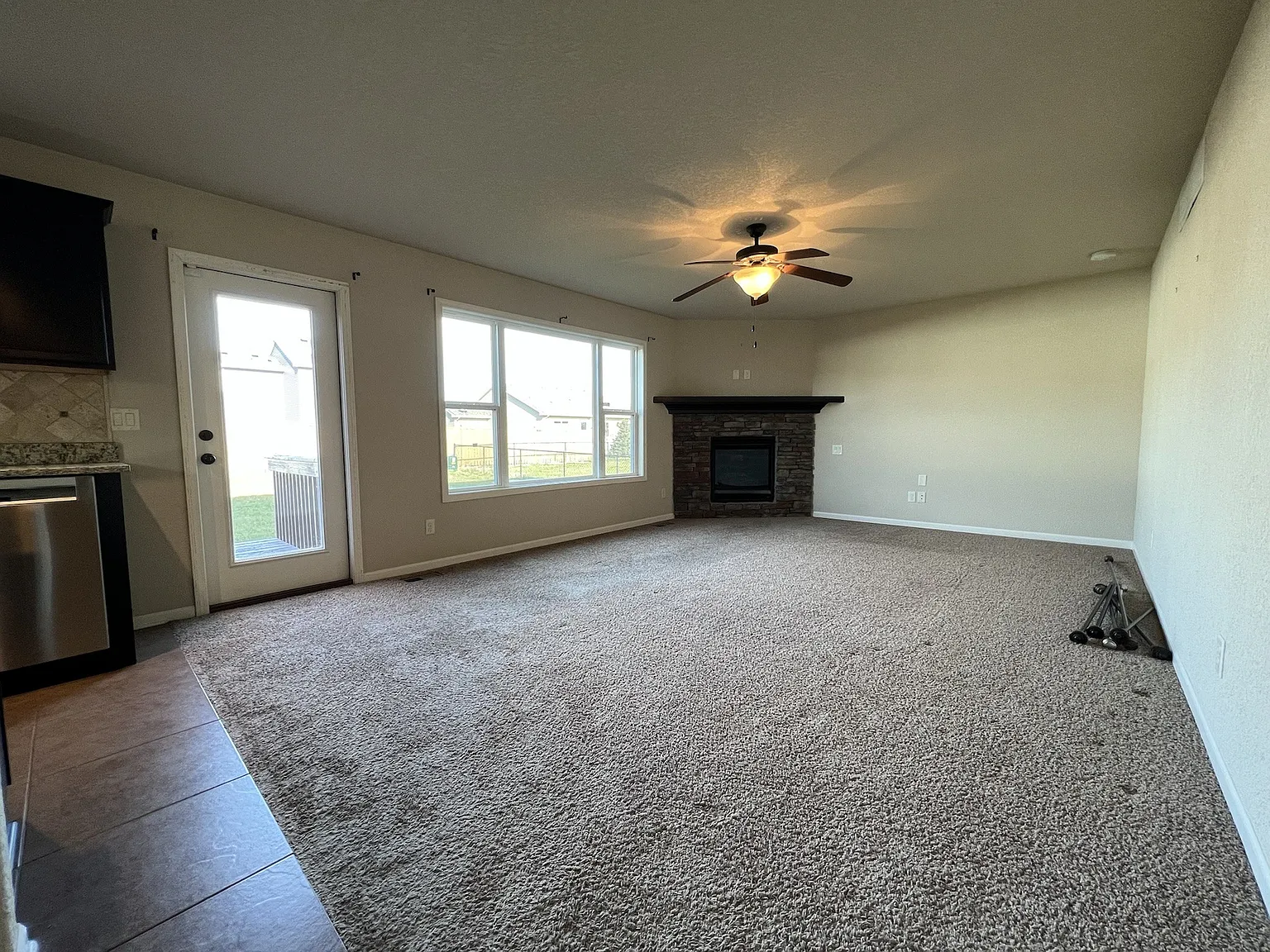 Very Nice Large 4 Bedroom House — Photo 4