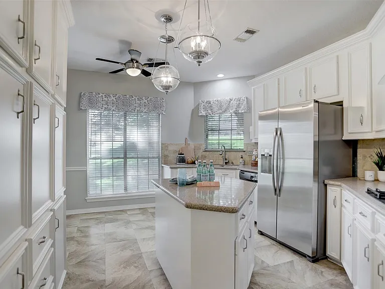 112 Harbour Town Dr — Photo 10
