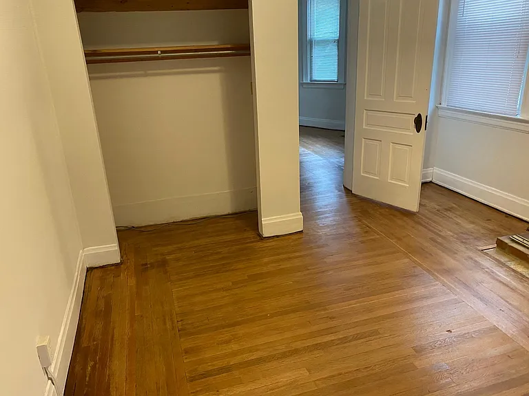 2437 Madison Rd — Photo 14