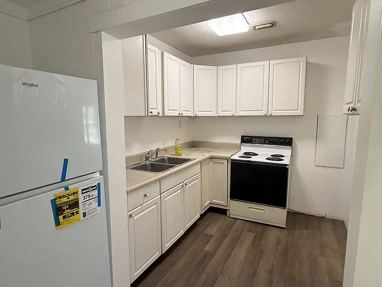 656 NE Lake Dr — Photo 7