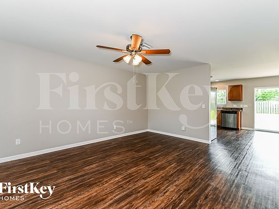 4th image of 123 SW 19th Ter