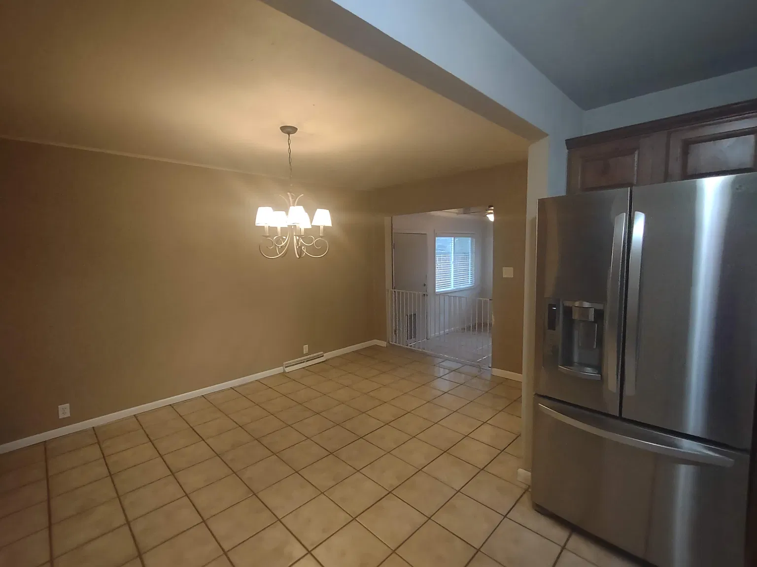 4 bed, 2592 sqft, $2,950 — Photo 3
