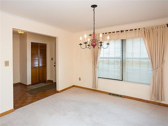 5th image of 222 Rainprint Ln