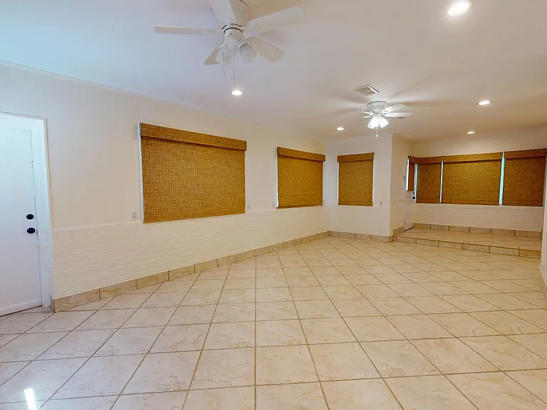 6415 Potomac Ave — Photo 10