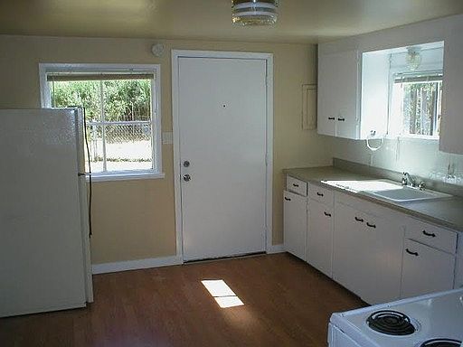 4th image of 1030 NE 175th St