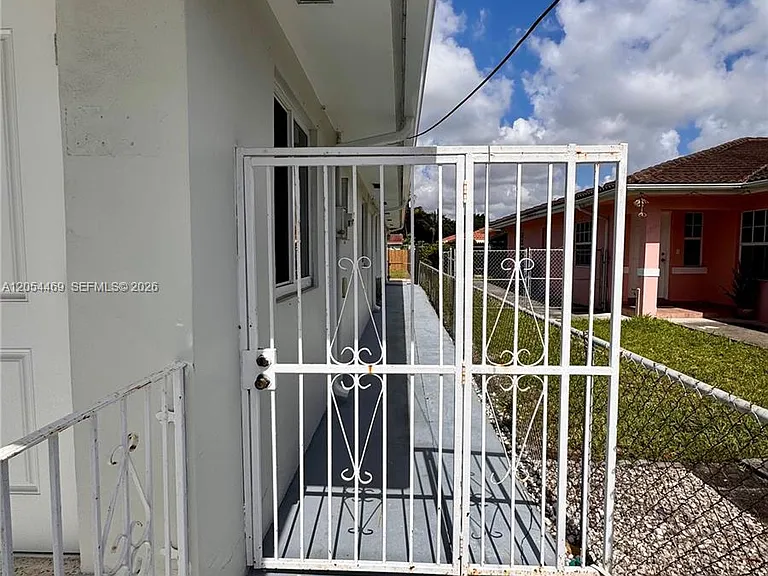 1158 NW 34th Ave — Photo 10
