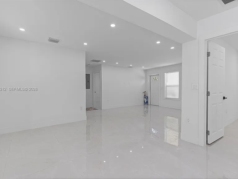 1473 NE 30th Ct — Photo 19