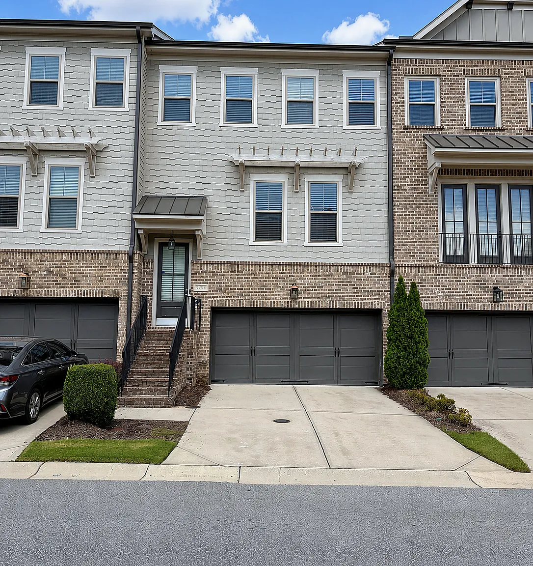 3 bed, 3.5 bath, 3360 sqft, $3,590 — Photo 1