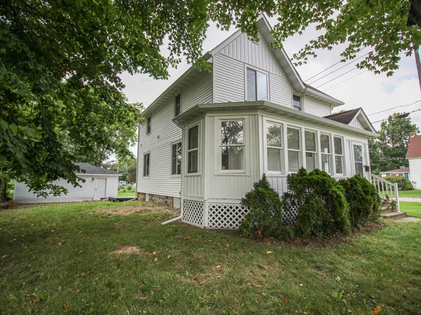 822 N Main St, Three Rivers, MI 49093