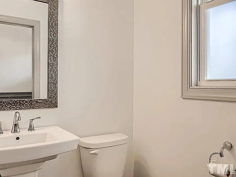 501 Germaine St — Photo 5