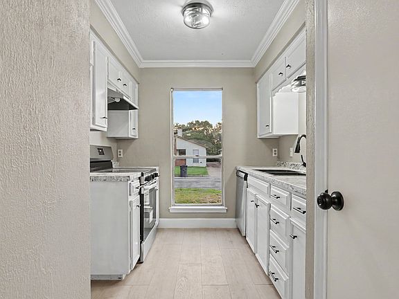 4th image of 2755 Parkchester Dr #2755