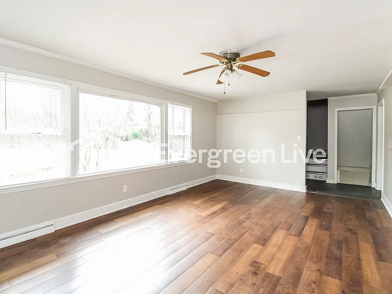 5426 Garden Lake Dr — Photo 2