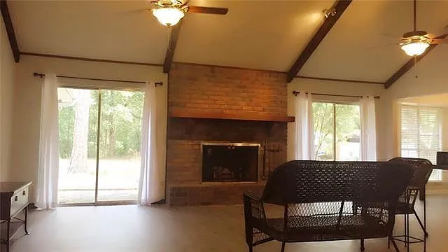 1540 Queens Dr — Photo 6
