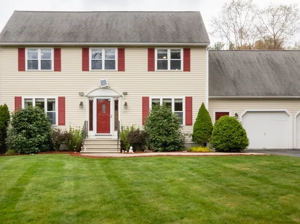 1090 Pond St, Franklin, MA 02038