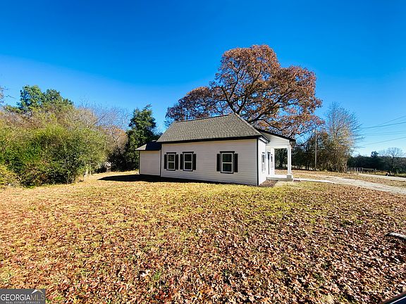 2nd image of 545 Shady Ln