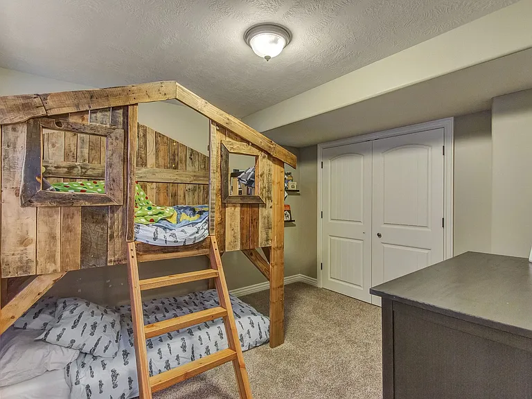 13866 S Markham Peak Cir — Photo 17