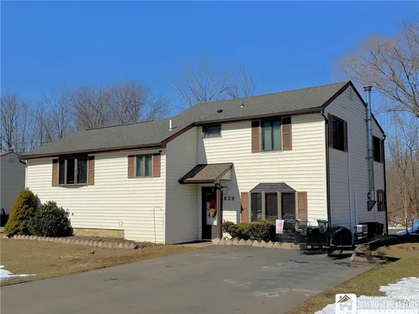 820 Beach Rd, Angola, NY 14006