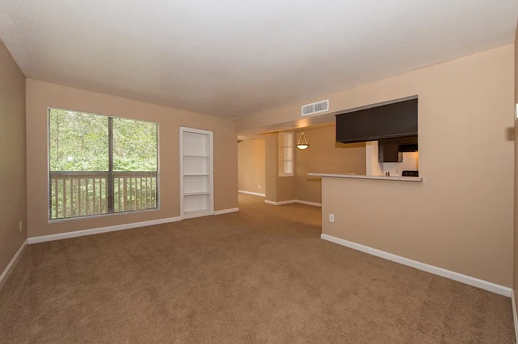 Riverwalk Apartments — Photo 4