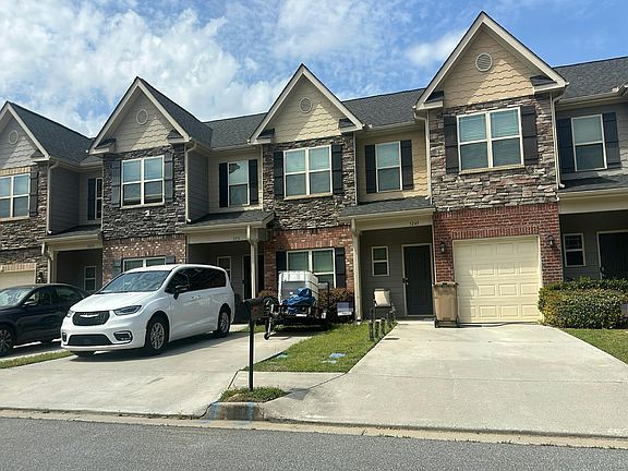 2nd image of 5251 Carrie Dr