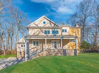 2855 Deerfield Rd, Sag Harbor, NY 11963