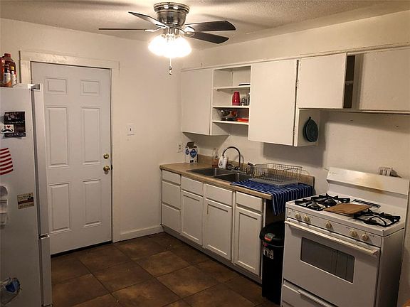 3rd image of 2349 Fannin St