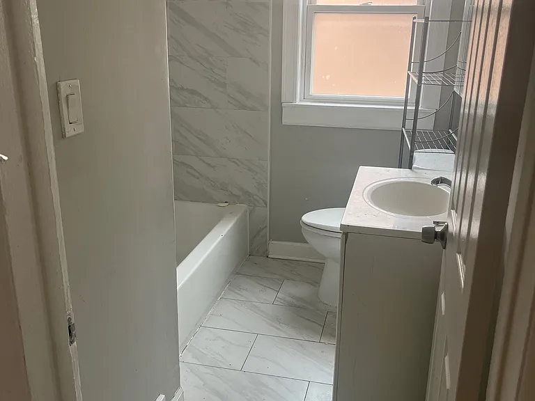 1013 Bellwood Ave #2W — Photo 4