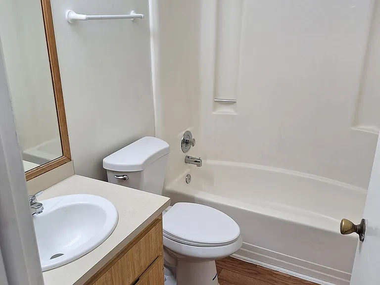 15590 Riverwood Ln — Photo 7