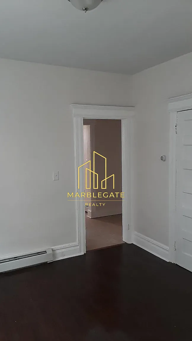 3 bed, 1050 sqft, $2,195 — Photo 3