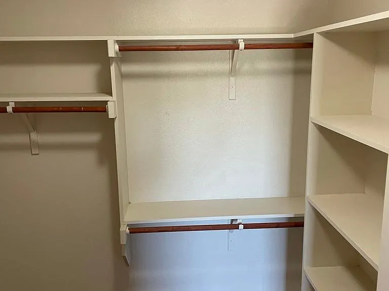 closet bedroom 3