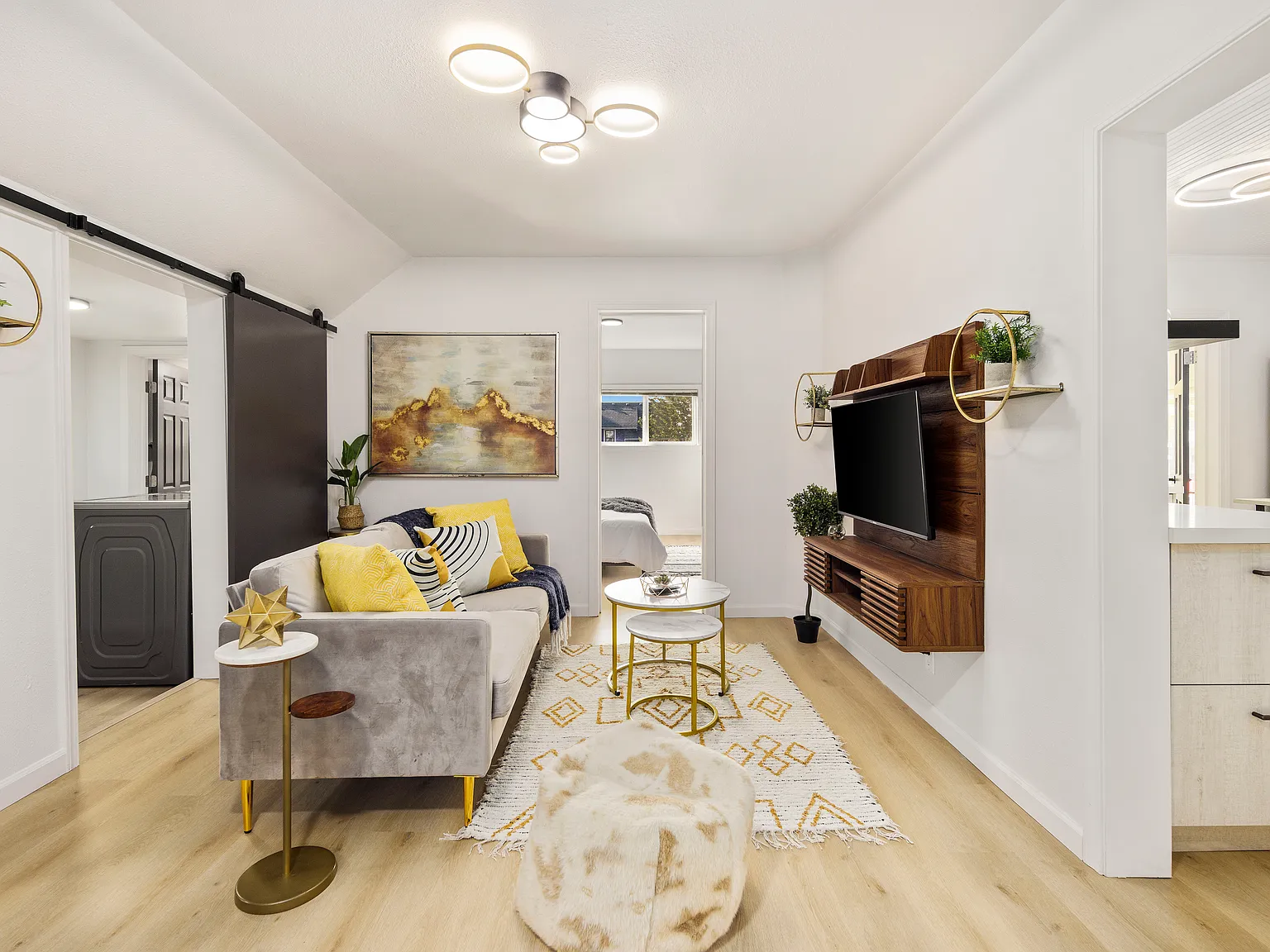 2 bed, 950 sqft, $2,650 — Photo 3