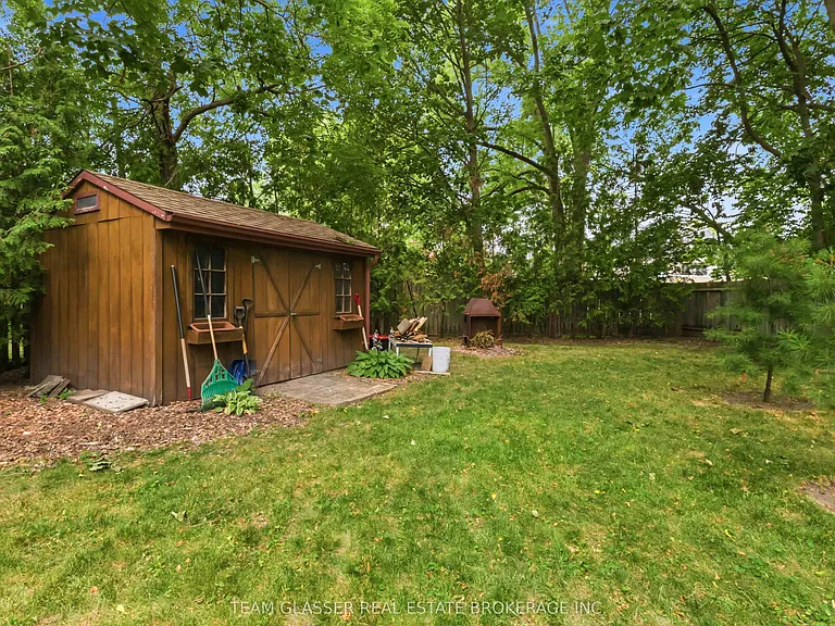510 Dufferin Ave — Photo 30